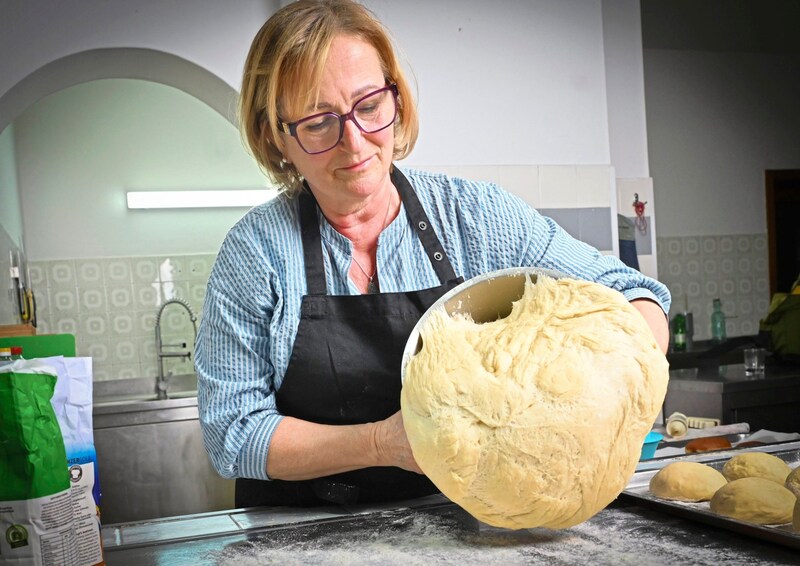 The dough has to rest for an hour. (Bild: Evelyn Hronek)