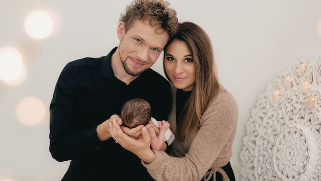 On November 20, Thommy Ten &amp; Amélie van Tass were happy to announce the birth of their son. But the name will remain a secret (for now): "We're in the public eye so much that we wanted to keep something private for ourselves," say the magicians. (Bild: Manu Wi)