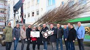 Vertreter aus allen Gemeinden des Bezirkes Mattersburg erhielten einen Jubiläumsbaum überreicht.