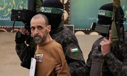Eli Sharabi auf dem Weg in die Freiheit
