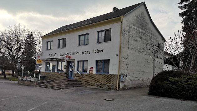 Nicht jeder darf ins Gasthaus Holper nach dem Besitzerwechsel. (Bild: Fenz)