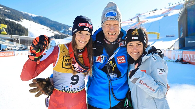 Beaming: Puchner, head coach Assinger and Venier (from left to right) (Bild: Birbaumer Christof)