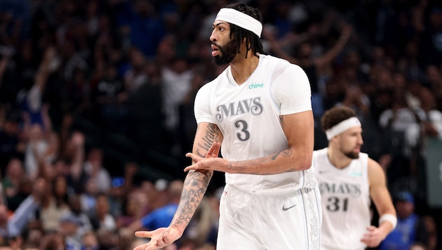 Anthony Davis made his debut for the Dallas Mavericks. (Bild: AFP/APA/Getty Images via AFP/GETTY IMAGES/Tim Heitman)