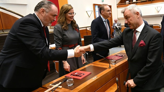 Norbert Hofer feels "offended" by Hans Peter Doskozil. (Bild: APA/HELMUT FOHRINGER)