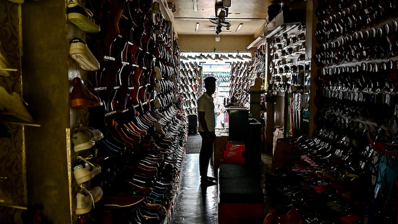 Neither lights nor fans were working in the stores on the island. (Bild: AFP/Ishara S. KODIKARA)