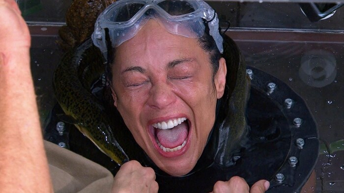 Lilly hielt es im Wasserhelm nicht aus. Sie brach ihre letzte Dschungelprüfung ab!