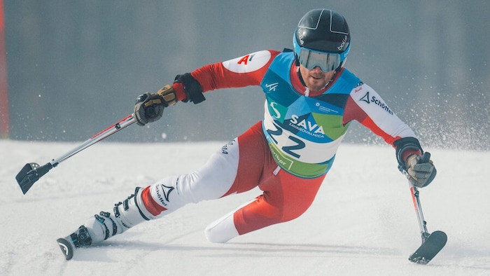 Thomas Grochar meistert auf einem Ski jede Piste.