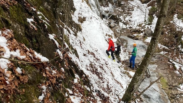 Kössen Mountain Rescue brought the boys back to safe ground. (Bild: Bergrettung Kössen, Krone KREATIV)