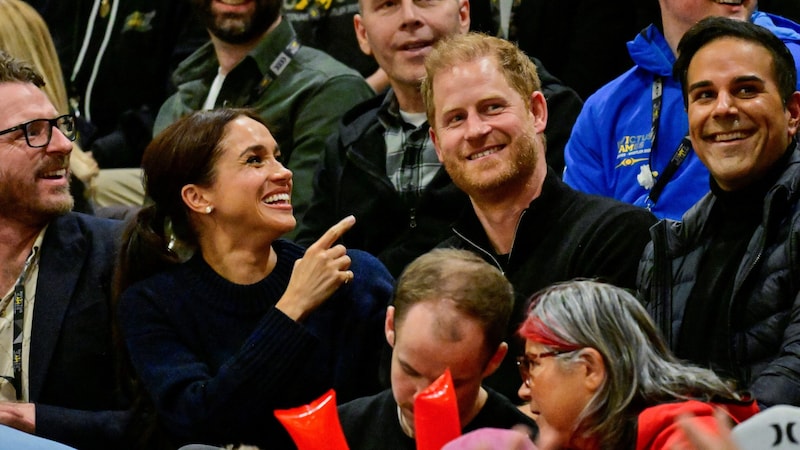 Herzogin Meghan und Prinz Harry amüsierten sich bei den Invictus Games köstlich. (Bild: PictureDesk/Jennifer Gauthier / REUTERS )