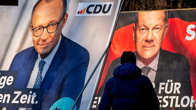 According to viewers of ZDF and ARD, the Chancellor narrowly won the first TV duel between Friedrich Merz and Olaf Scholz. (Bild: APA/AP)