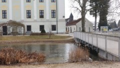 In diesem Wassergraben wurde die Leiche gefunden.