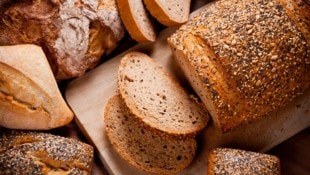 Jährlich landet tonnenweise Brot im Müll. 