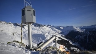 Die Steuereinheit (Turm) beherbergt Gas und Sauerstoff sowie das „Hirn“ der Anlage. (Bild: SATS)