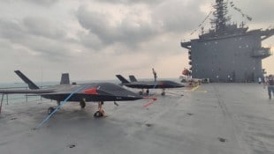Flugzeugträger sind wichtige Stützpunkte, von wo aus Drohnen und anderen Flugobjekte starten ...