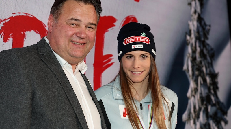 Wolfgang Breitfuss im WM-Glück mit Miriam Puchner. (Bild: GEPA pictures/ Hans Oberlaender)