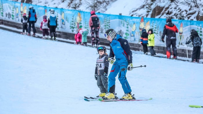 Many people spend the semester break enjoying winter sports on the ski slopes. Hunger needs to ...
