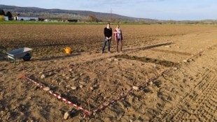 Das Team der Archäologen im Einsatz  (Bild: Archäologie Burgenland)