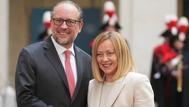 Austria's Federal Chancellor Alexander Schallenberg with Italy's Prime Minister Giorgia Meloni (Bild: Alessandra Tarantino)