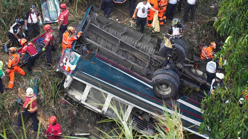 At least five people were rescued. (Bild: Moises Castillo)