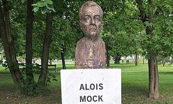 Das Denkmal von Alois Mock in Sarajevo wurde im Februar 2020 enthüllt.
