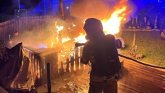 Die Hauptwache Straßwalchen und der Löschzug Steindorf bändigten die Flammen. (Bild: FF Straßwalchen)