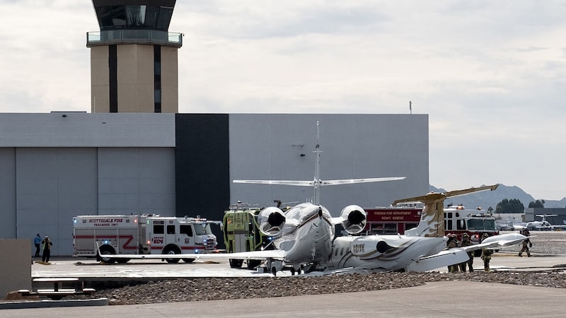 Die Unfallstelle am Flughafen Scottsdale (Bild: APA/AFP/Instagram account of @donniefitz2/Handout)