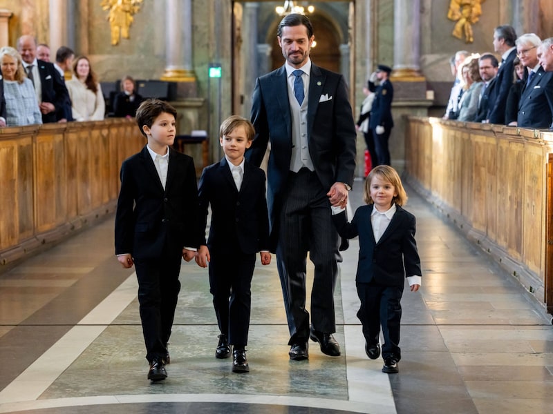 Prinz Carl Philip, Prinz Alexander, Prinz Gabriel, Prinz Julian, beim Dankgottesdienst Te Deum anlässlich der Geburt des vierten Kindes von Sofia und Carl Philip in der Schlosskirche in Stockholm. (Bild: PictureDesk/SPA / dana press)