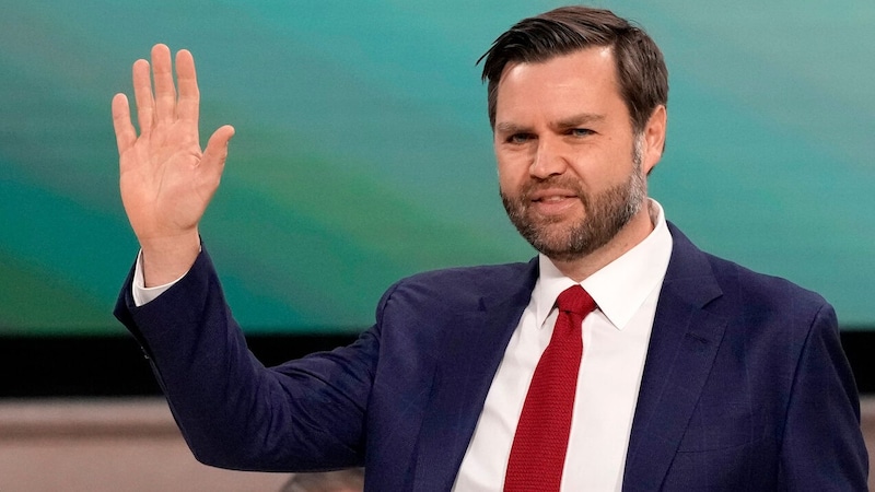 Trump Vice President JD Vance at the Paris AI summit (Bild: AP)