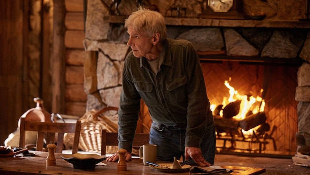 Harrison Ford - without beard - in the NFL football commercial for the 2025 Super Bowl for the car brand Jeep. (Bild: AP)