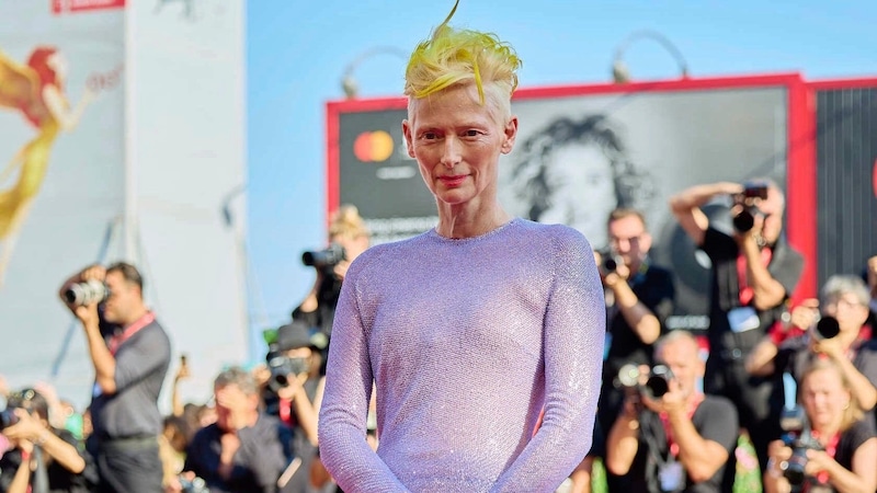 Tilda Swinton wird bei der Berlinale mit dem Goldenen Ehrenbären für ihr Lebenswerk ausgezeichnet. (Bild: Tuma Alexander/Starpix/Alexander TUMA)