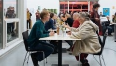 Beim Speed-Dating treffen Künstler und Kunstinteressierte am 28. 2. von 19 bis 21 Uhr im Grazer Forum Stadtpark aufeinander. (Bild: Lena Prehal)