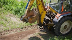 War es ein Mordversuch mit einem Traktor?