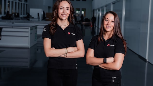 Emma Felbermayr (left) with mentor Carrie Schreiner. (Bild: Sauber Formula 1)