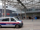 Wilde Szenen am Praterstern: Eine 20-Jährige biss um sich und verletzte mehrere Personen, ...