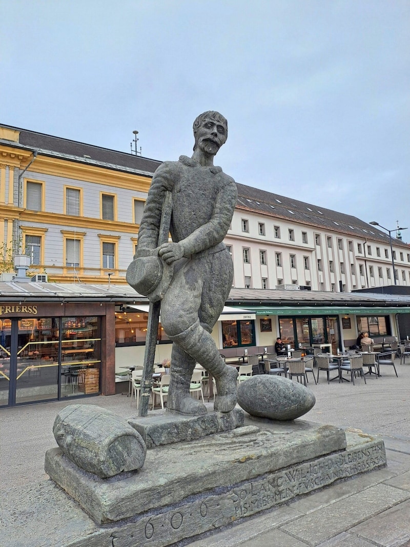 The stone fisherman at the Benedictine market in Klagenfurt. (Bild: Kogler Christina Natascha/Christina Natascha Kogler)