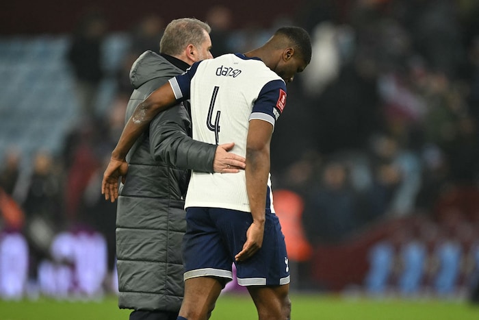 Ange Postecoglou als Tottenham-Trainer mit ÖFB-Legionär Kevin Danso.