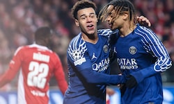 PSG feiert seinen Torschützen.