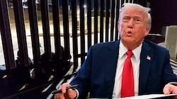Eine Abschiebung ist nicht billig, daher kommt die Trump-Regierung auf immer kreativere Ideen.