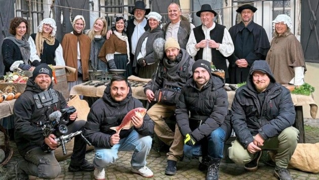 Cameramen, sound technicians, actors: it takes quite a large team for every program in the Legend Hunters series. (Bild: AlphaVision Mario Barta)