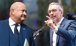 Kanzler Stocker, FPÖ-Chef Kickl: Eine Pointe jagt die andere.