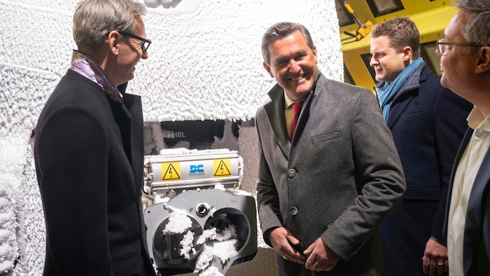 Hanke beim Frost-Termin. Stunden später musste er in den Operationssaal 