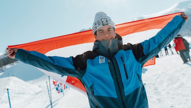 Benjamin Lengger strahlt über seine erste Medaille. (Bild: ÖOC/Meindl )