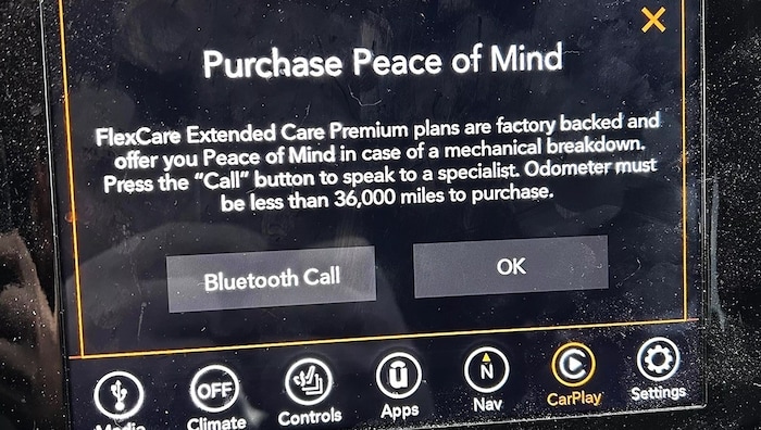 Solche Werbung spielt Jeep in den USA im Auto ein.