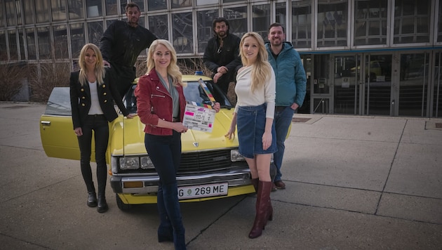 From left to right: Producer Loredana Rehekampff, Paul Pizzera, Silvia Schneider, Otto Jaus, Melissa Naschenweng (Bild: © Samsara Film / Ricardo Gstrein)