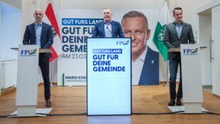 Landesgeschäftsführer Friedrich Scheer, Landeshauptmann Mario Kunasek und Landesrat Stefan ...