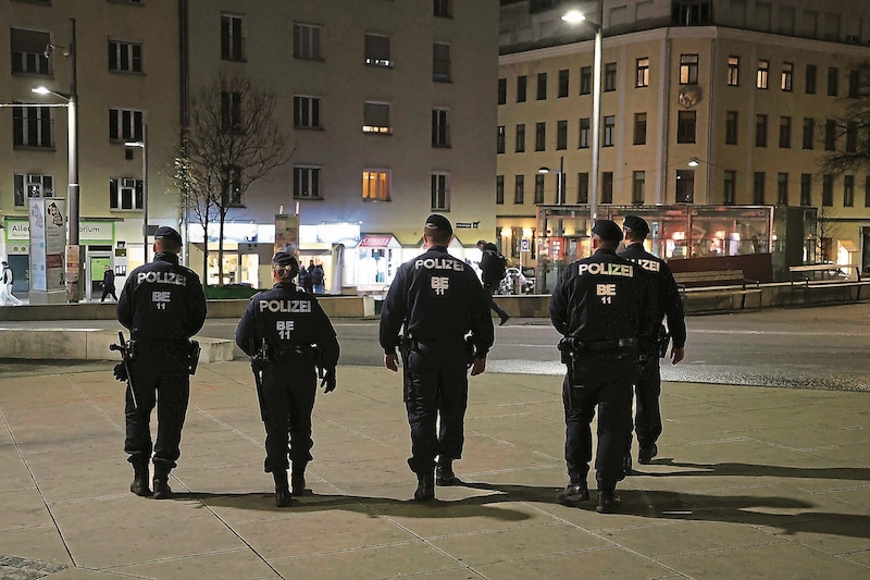 As a result of frequent stabbings in the area around Reumannplatz and Keplerplatz, a weapons ban came into force for this area last spring. (Bild: Zewfo)