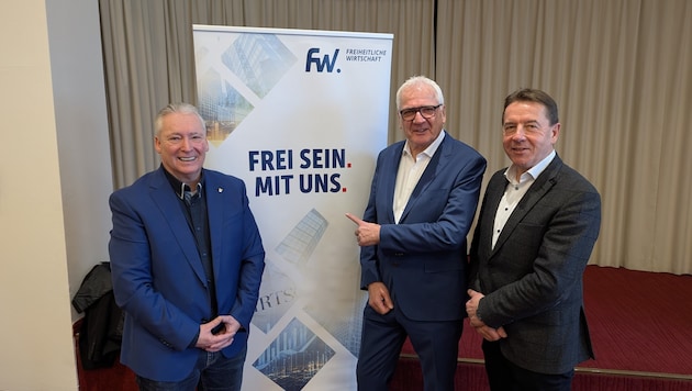 Günter Burger, Matthias Krenn und Erwin Angerer (vl) präsentierten das Wahlprogramm im Seepark Hotel. (Bild: Felix Justich)