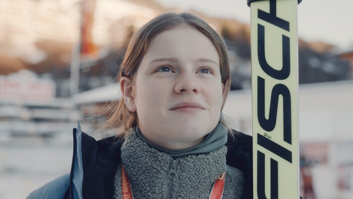 Emilia Warenski spielt die Rennläuferin Daniela Strobl, die mit eiserner Disziplin ihr Ziel ...