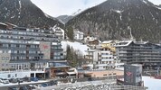 Die Saison in Ischgl läuft gut, weniger harmonisch geht es unter Touristikern zu. 