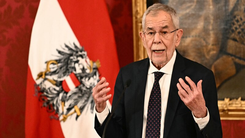 Nein, nicht Trump ist in Österreich „der Chef“, sondern Bundespräsident Alexander Van der Bellen. (Bild: AFP/Joe Klamar)